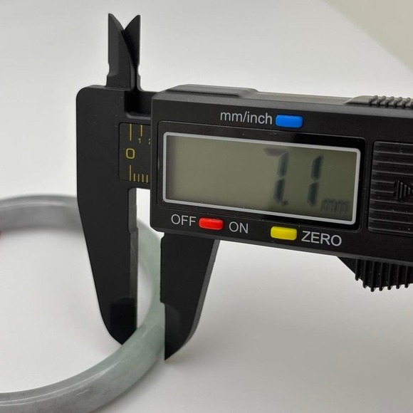 Jade Bangle - Picture 5 of 6